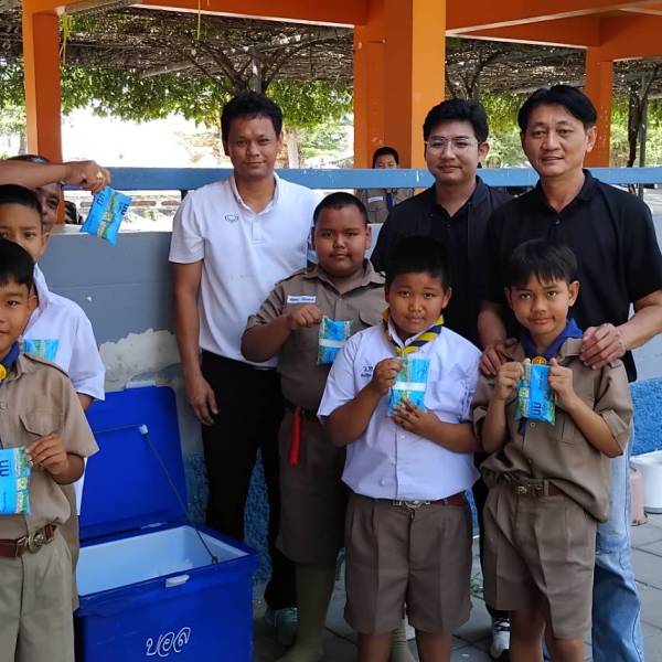 ปศุสัตว์อำเภอสองพี่น้อง ตรวจสอบผลิตภัณฑ์นมแปรรูปโรงเรียนในพื้นที่ตำบลบางพลับ