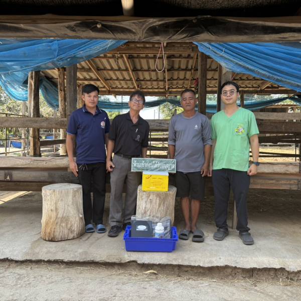 ปศุสัตว์อำเภอสามชุก มอบวัสดุในโครงการส่งเสริมการเลี้ยงโคเนื้อจังหวัดสุพรรณบุรีให้แก่เกษตรกร ในพื้นที่ ต.บ้านสระและ ต.หนองผักนาก