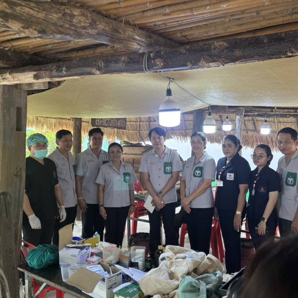 ปศุสัตว์จังหวัดเพชรบุรี นำหน่วยสัตวแพทย์เคลื่อนที่ร่วมกิจกรรมหน่วยแพทย์เคลื่อนที่ พอ.สว.