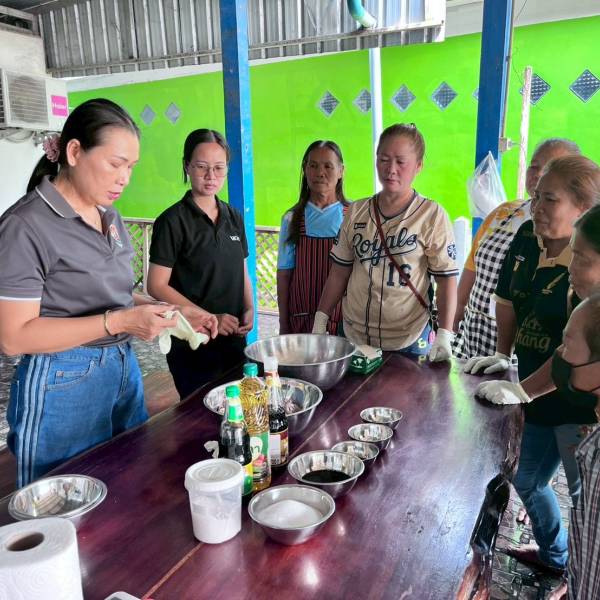 ปศุสัตว์สุพรรณฯ จัดอบรมเกษตรกรโครงการพัฒนาเกษตรกรปราดเปรื่อง กิจกรรมพัฒนา Smart Farmer ต้นแบบ ในพื้นที่  อ.หนองหญ้าไซ